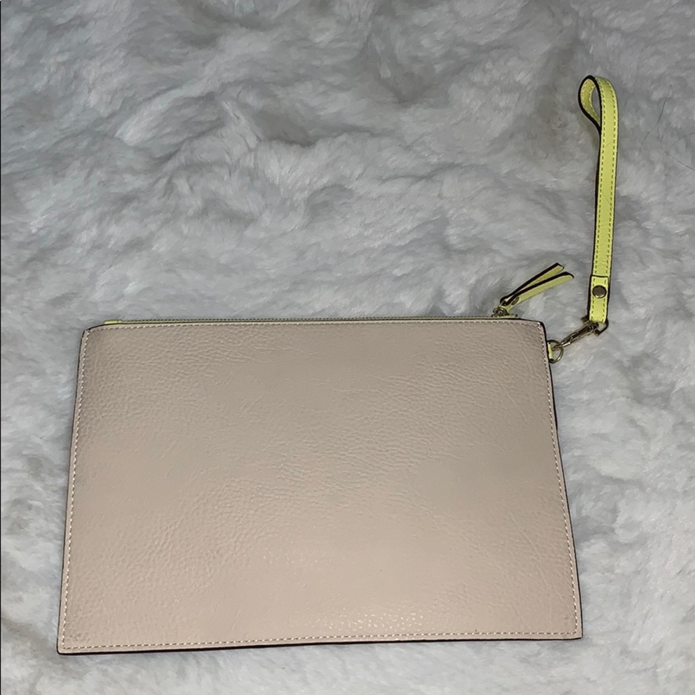 Call it spring wristlet - Picture 3 of 4